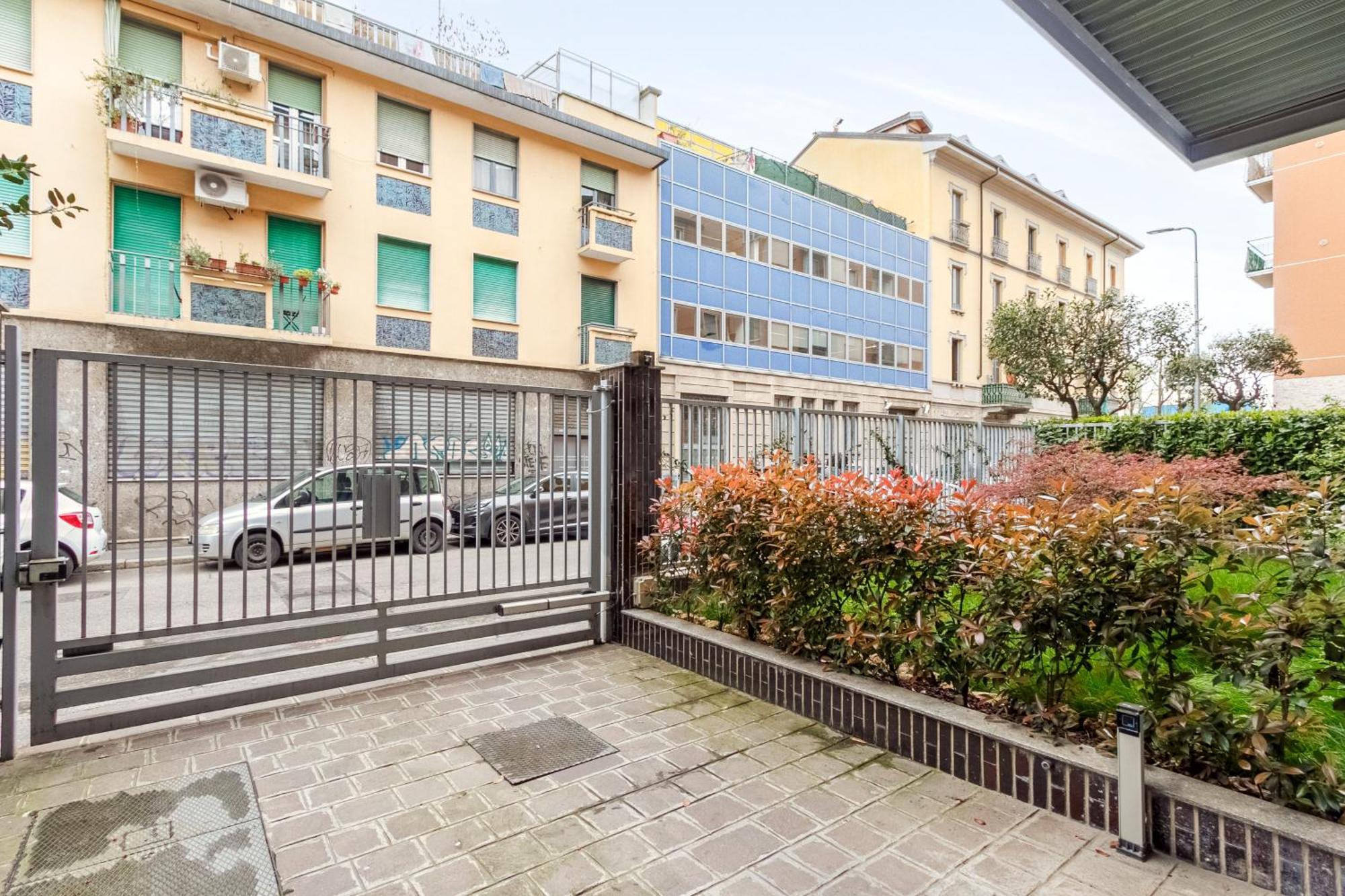 Rentopolis Apartments - Palazzo Candiani Milan Exterior photo